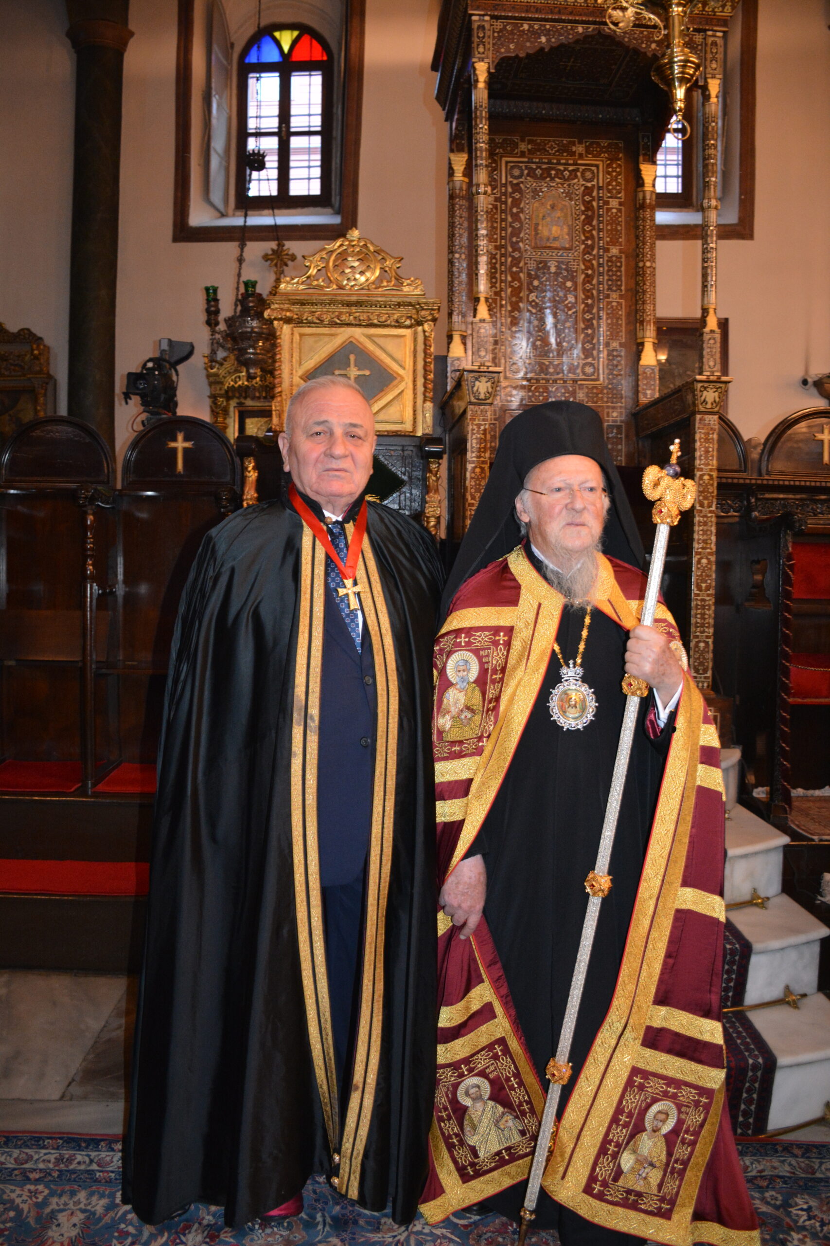 Пантеліс Бумбурас, Почесний Консул Греції в м. Херсон отримав титул Архонта від Вселенського Патріарха Варфоломія.